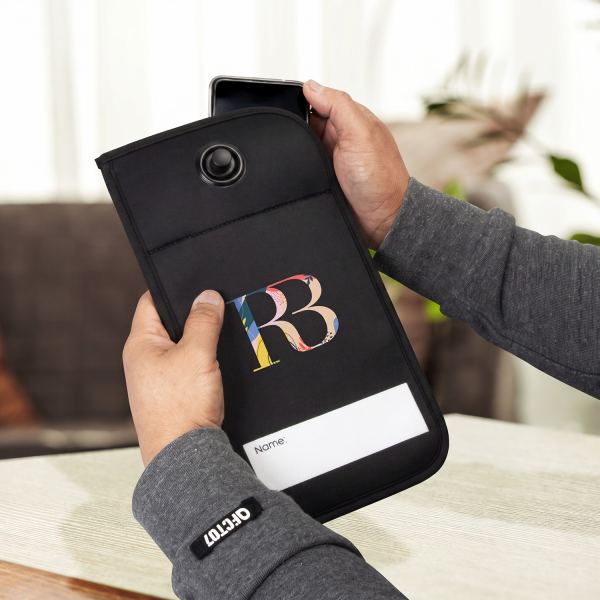 PhoneLocker Lockable Phone Pouch — Feature